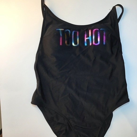 𝅺BLACK One Piece Swimsuit - Picture 10 of 10